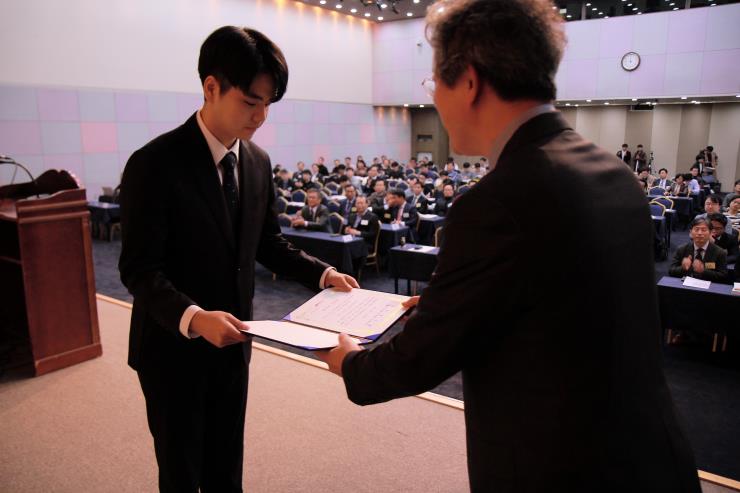 e-비즈 윤승식 학생, 한국IT서비스학회 최우수논문상